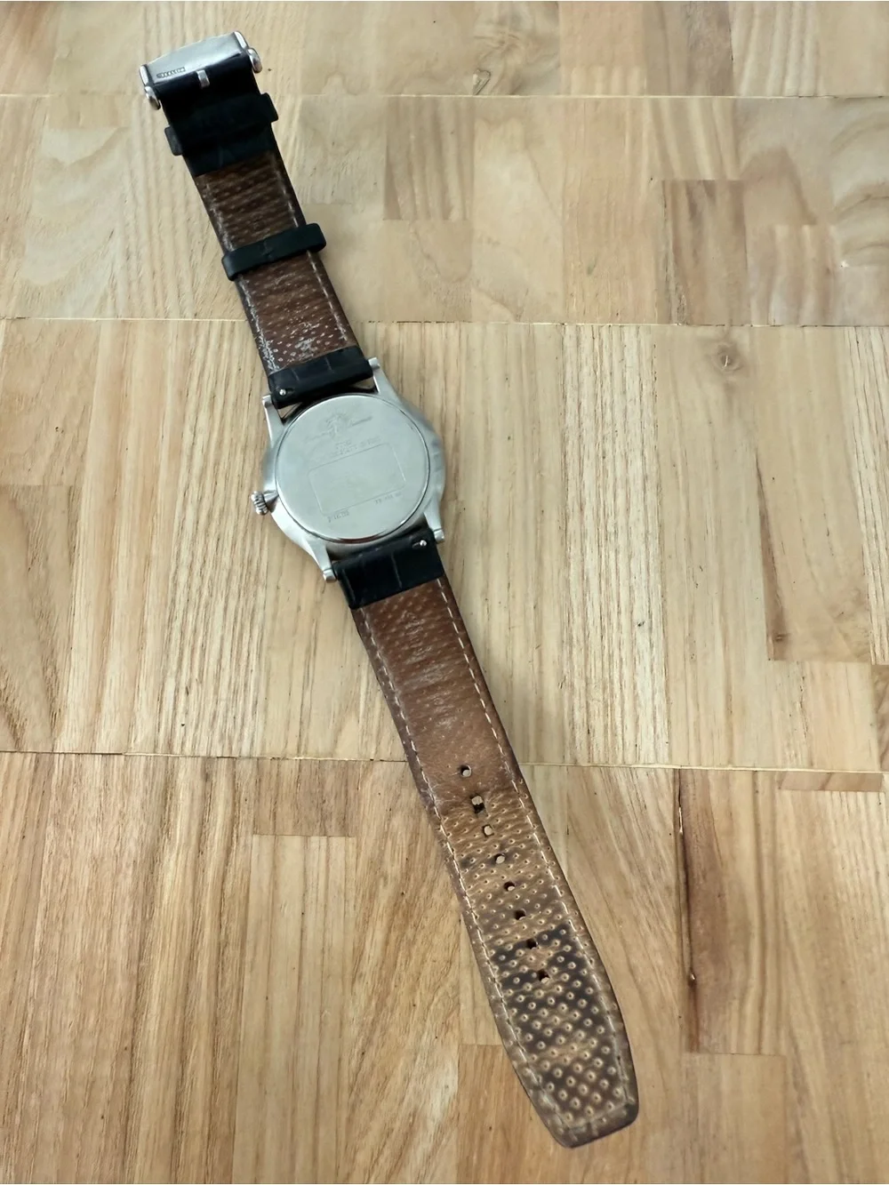 Rare Tommy Bahama men’s stainless steel and black leather watch NEW BATTERY